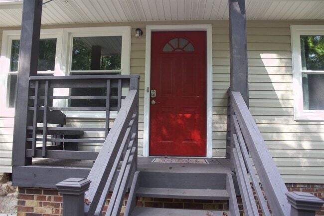 Building Photo - 4 br, 2 bath Duplex - 361 College Circle U...