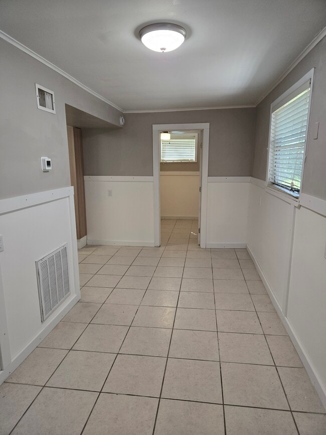 Building Photo - 6945 Hibiscus Ave S