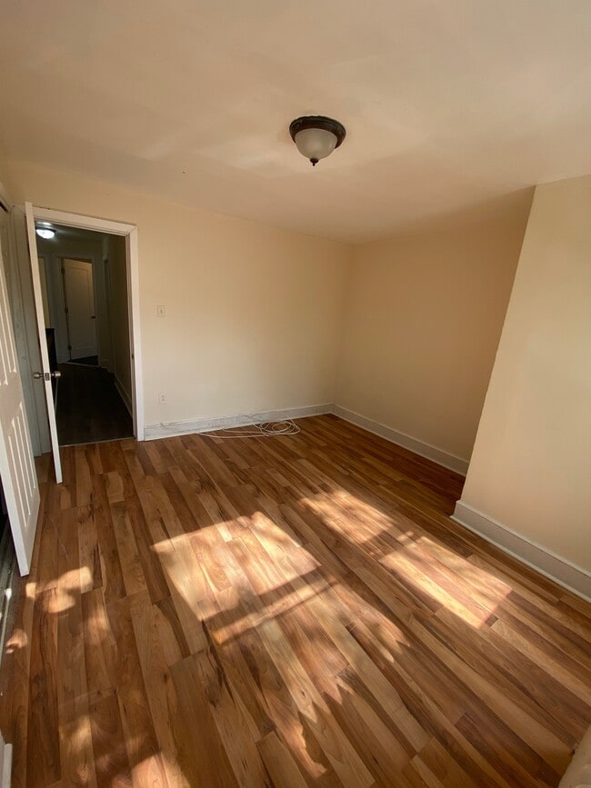 Photo - 5821 N Woodstock St Townhome