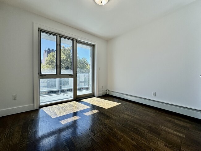 Building Photo - 143 Skillman Ave