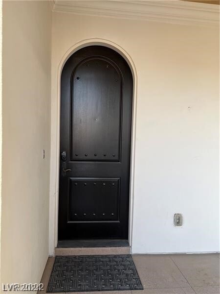 Building Photo - 18 Via Vasari