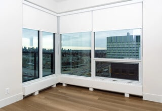 2BT6-SE - Living Room - UXBorough Living