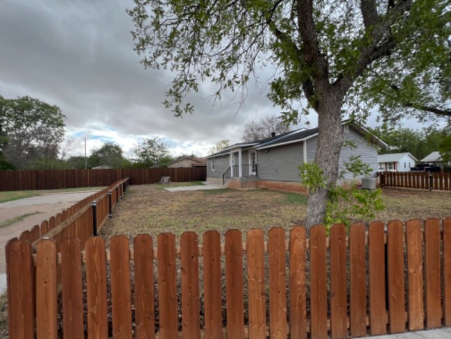 Foto del edificio - 2101 S 35th St