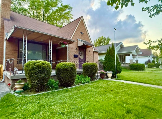 Building Photo - 514 S 27th St