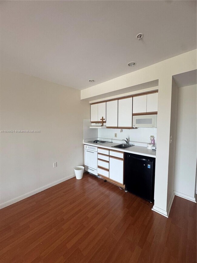 Foto del edificio - 5781 SW 72nd St