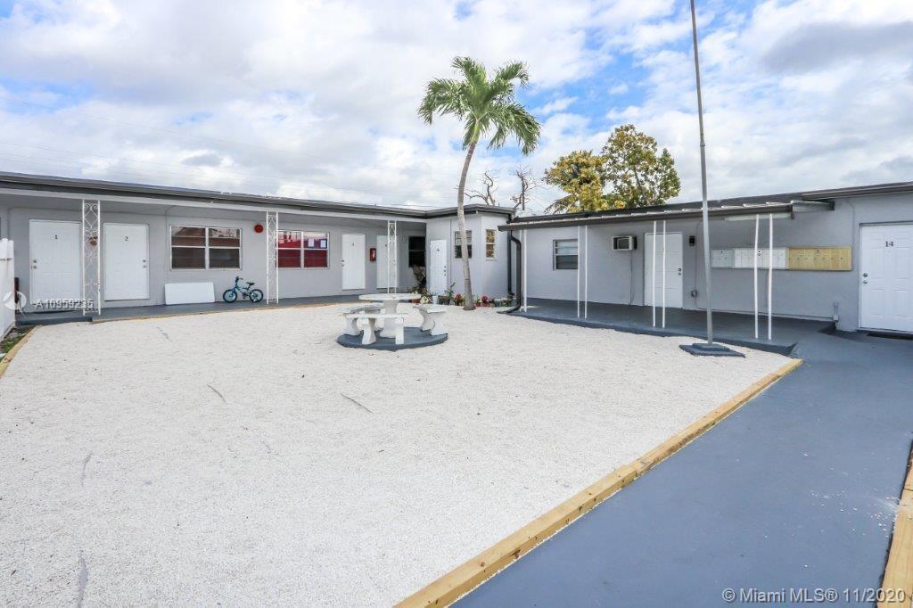 Primary Photo - 1015 Palm Ave