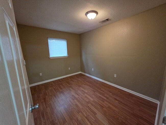 Building Photo - 2135 Richmond St