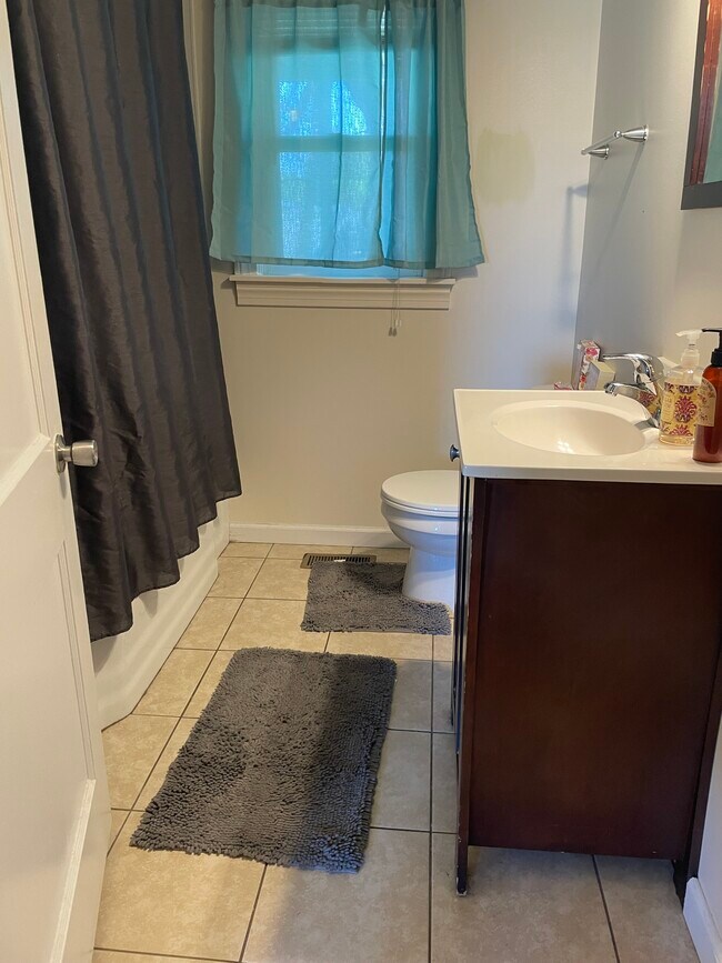 Baño - 914 Westview Cir