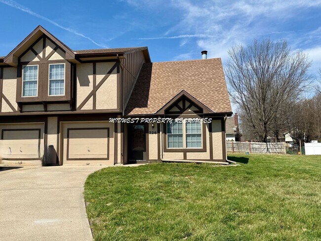Building Photo - Charming 2bd 1.5 bath Duplex w/ Garage for Lease