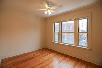 Building Photo - 1201 W Waveland Ave