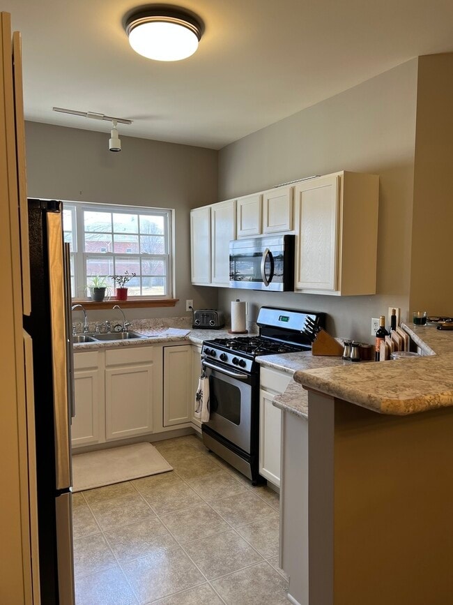 Building Photo - 2115 Frantum Rd