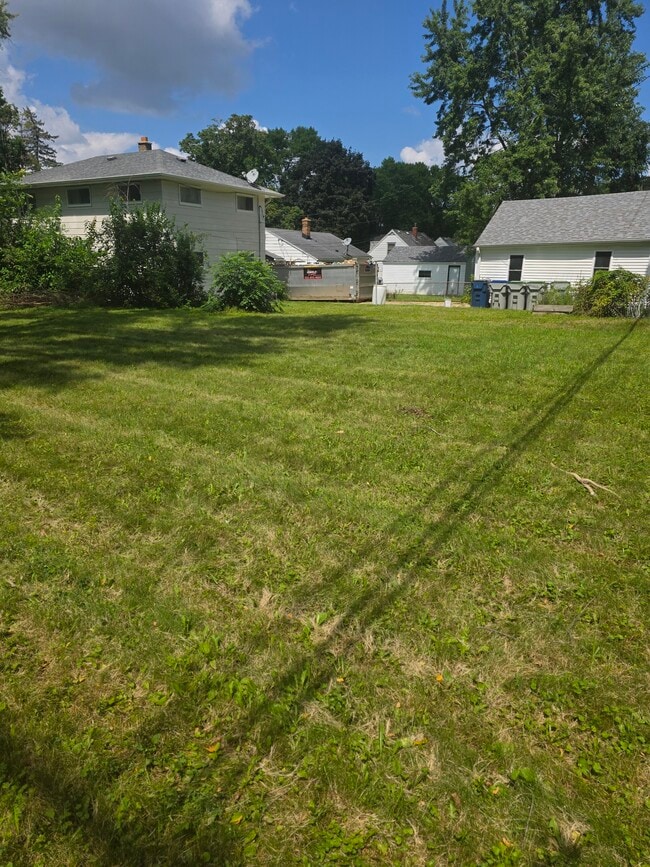 Building Photo - 5416 N 53rd St