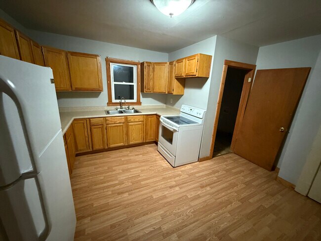Foto del edificio - 221 E 5th St