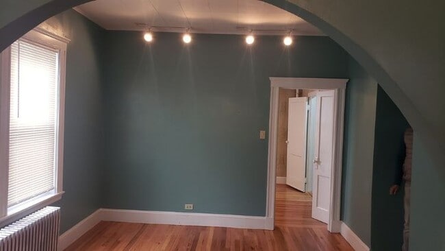 Building Photo - 320 Park Ave