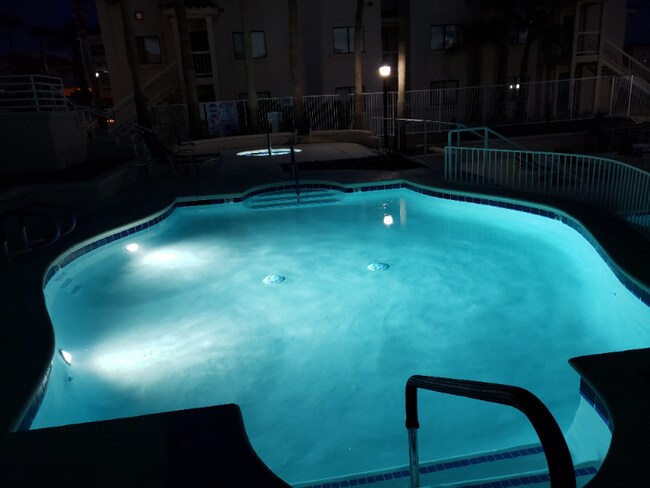 Foto del edificio - 1922 Las Palmas Ln