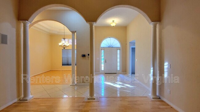 Foto del edificio - 605 Waters Rd