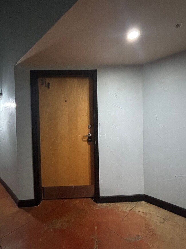 Foto del edificio - 331 E Water St