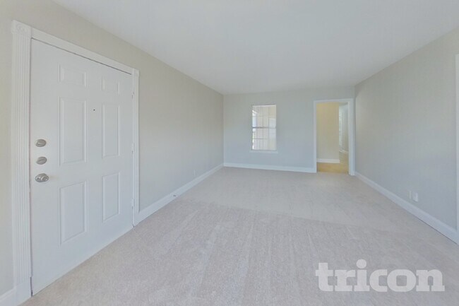 Building Photo - 5636 Wimbleton Way