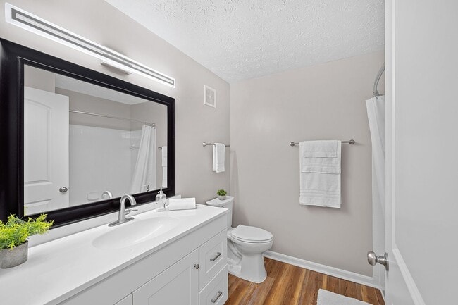 Interior Photo - Bridgewater Crossing