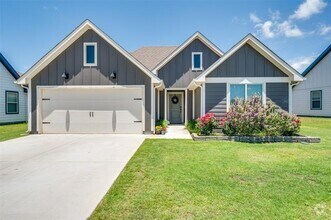 Building Photo - 13005 Enclave Pkwy