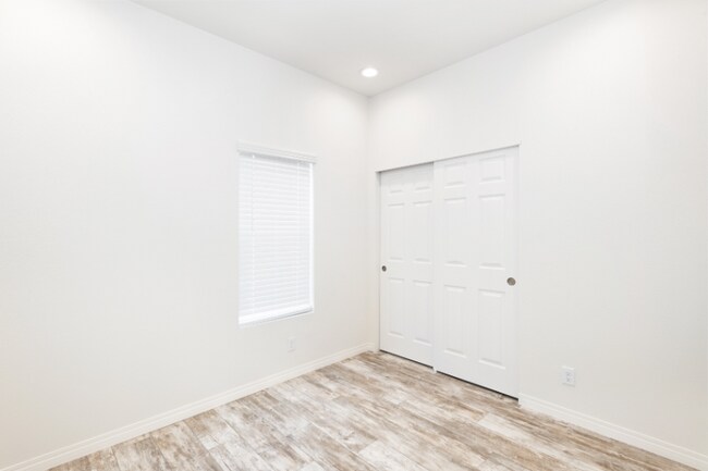 Building Photo - 35312 Santa Fe St