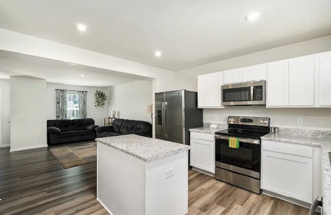 Building Photo - 153 Nicklaus Dr