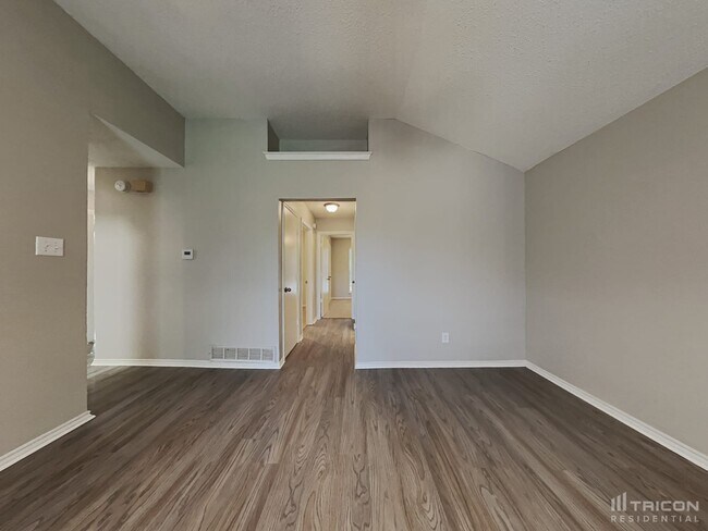 Foto del edificio - 3129 N Bell Ave
