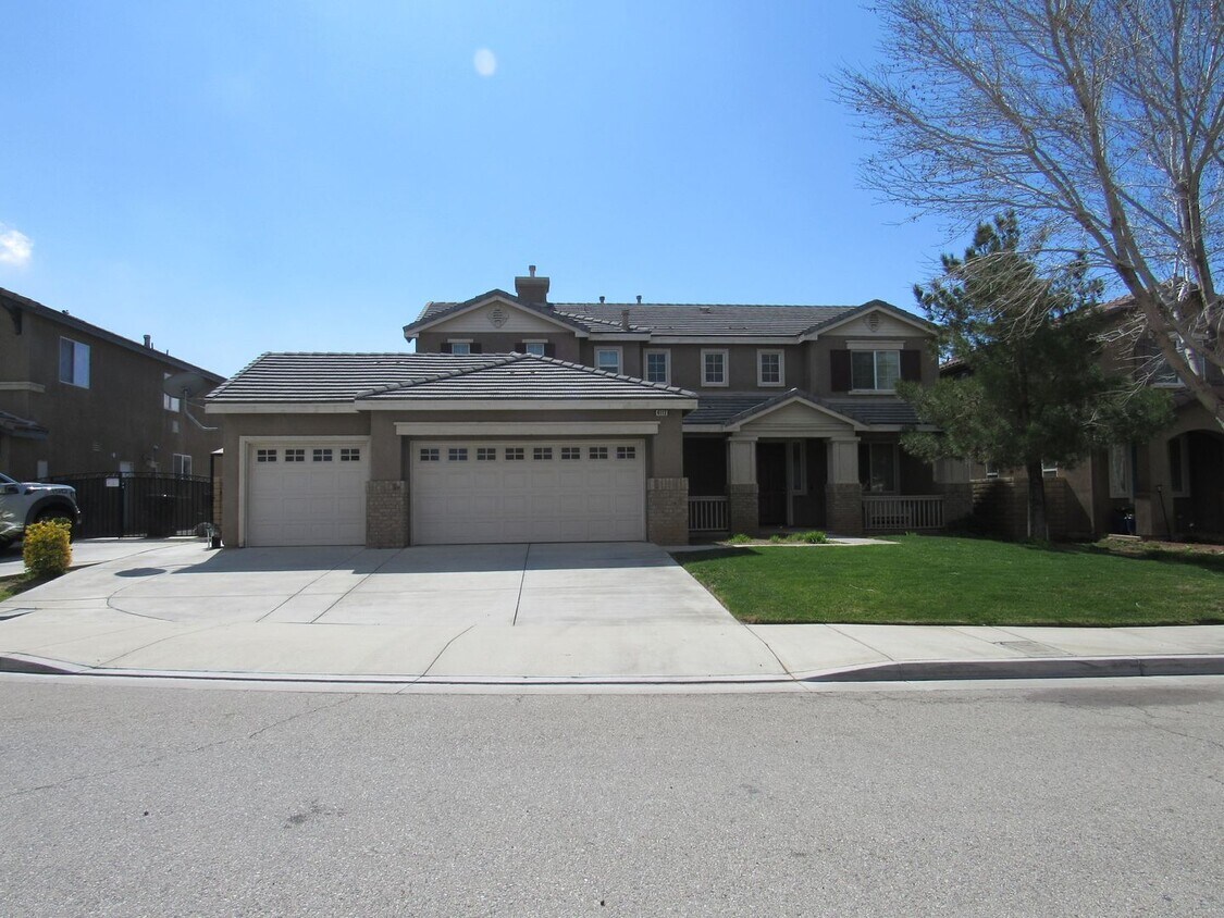 Primary Photo - (APPLICATION PENDING) Quartz Hill Home