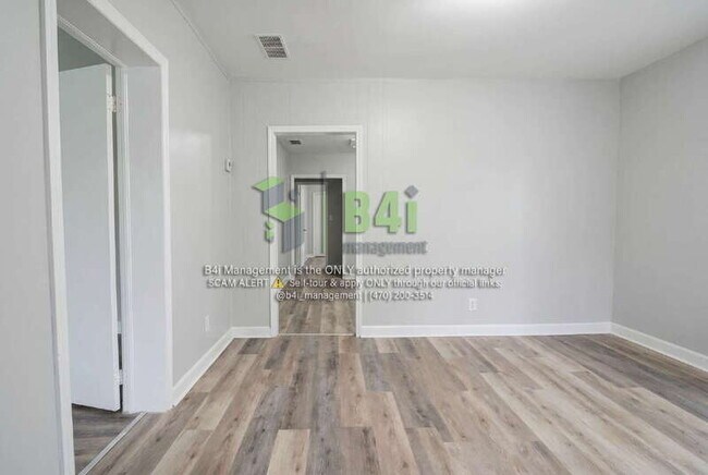 Foto del edificio - 909 E 8th St