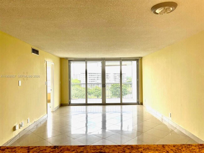 Foto del edificio - 2940 N Course Dr