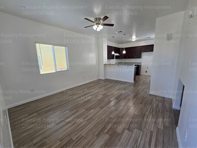 Foto del edificio - Bluehorse Townhomes