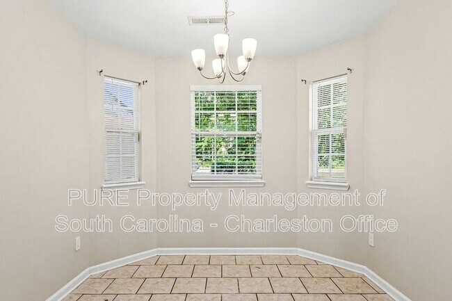 Foto del edificio - 3372 Wayland Dr