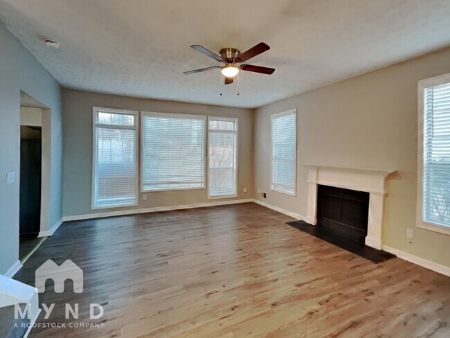 Foto del edificio - 2587 Riverwood Spring