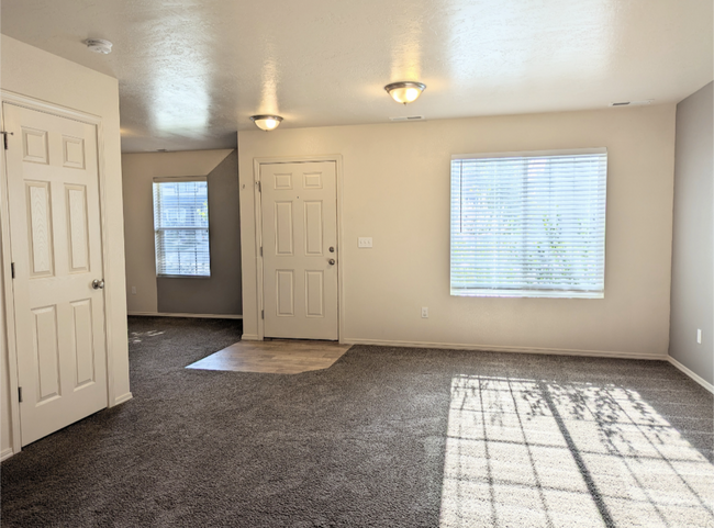Building Photo - 5696 S Pepperview Way