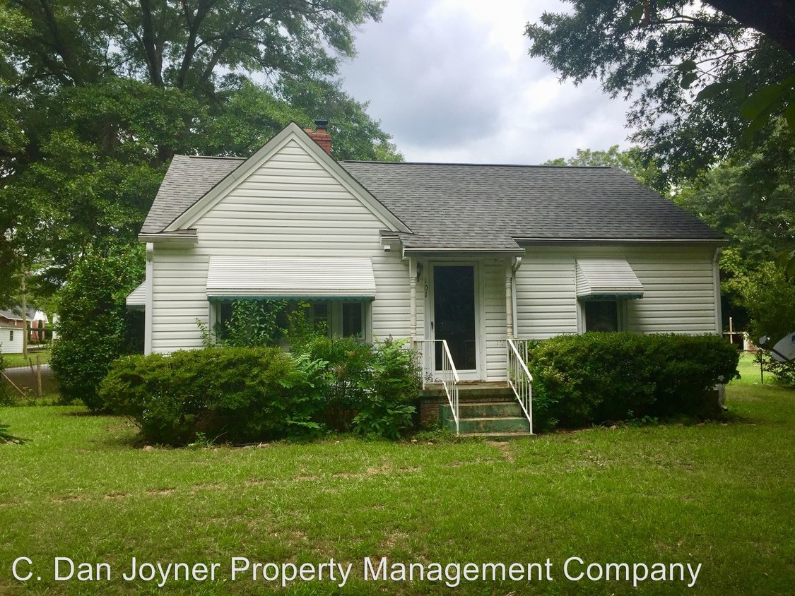 Primary Photo - 2 br, 1 bath House - 101 Ridgeway Drive