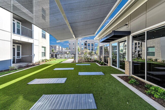 Foto del edificio - 3830 Farm to Market 2920