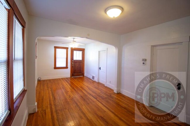 Foto del edificio - Cozy renovated 2 bedroom 1 bath in the hea...