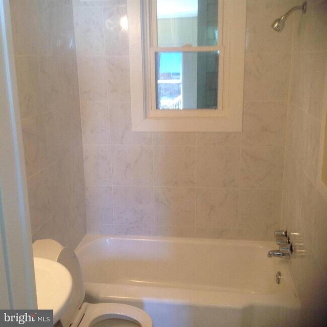 Foto del edificio - 604 N Emerson St