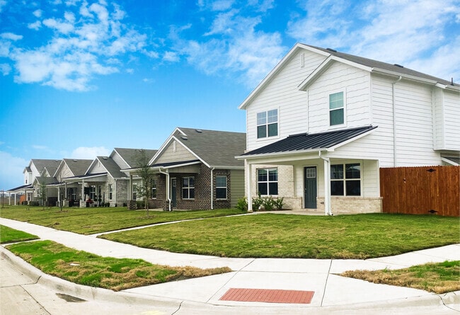 Building Photo - Residences at Hudson Hollow