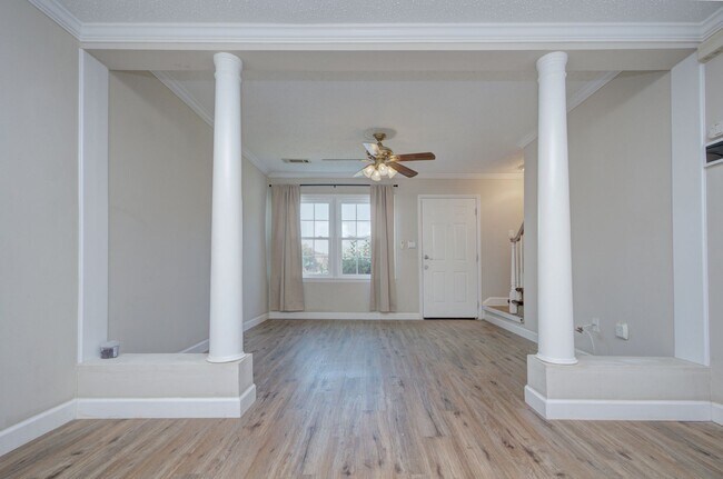 Foto del edificio - 6242 Old Pineville Rd