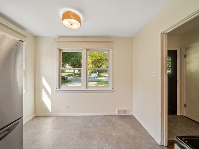Foto del edificio - 361 Bryant Ave
