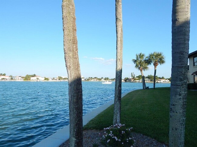 Building Photo - 534 Plaza Seville Ct