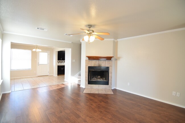Building Photo - 303 Sumac Trail