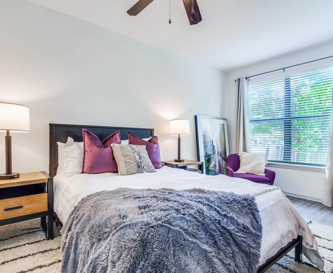 Photo - 3194 Parkwood Blvd Apartment