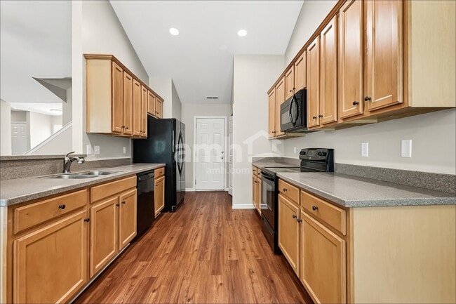 Building Photo - 9029 Robins Nest Way