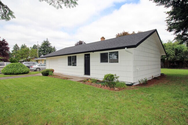 Building Photo - 12915 NE Multnomah St