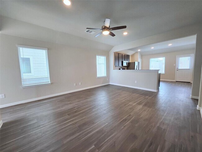 Building Photo - 2502 Carp Dr