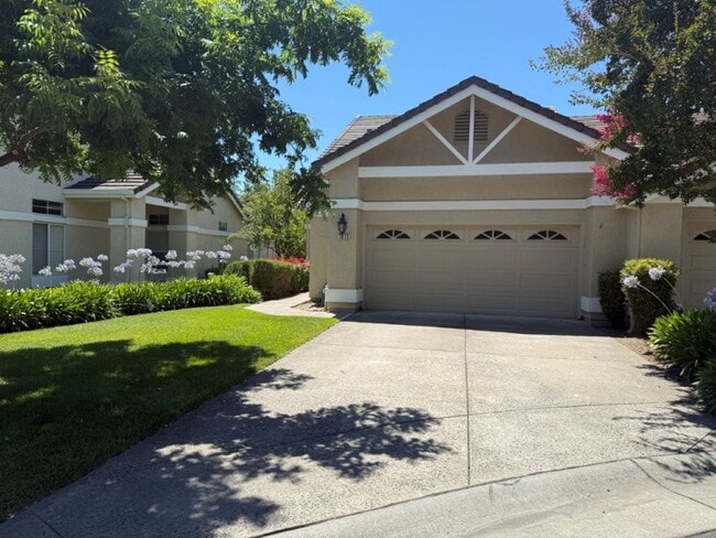 Building Photo - Gated 2 Bedroom 2 Bath in Rancho Solano Fa...
