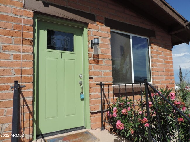 Foto del edificio - 401 S Skyline Cir