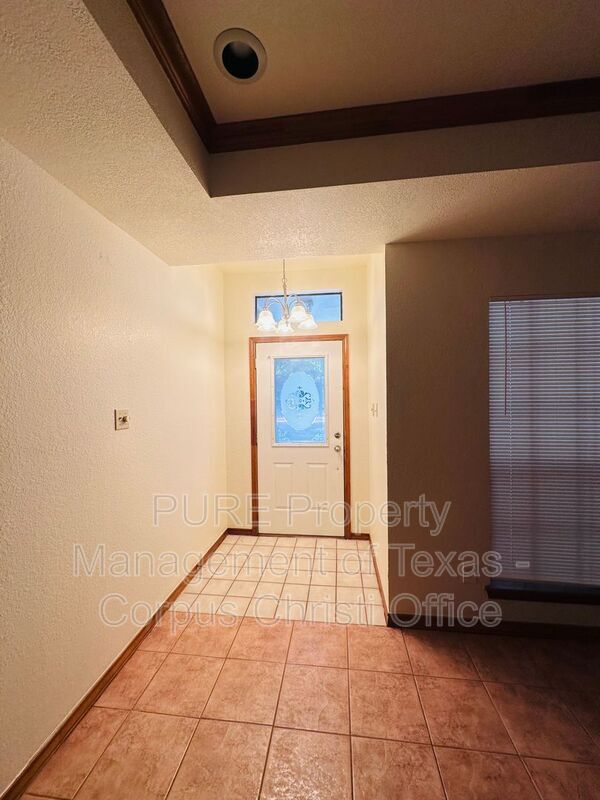 Building Photo - 4205 Snowbird Dr